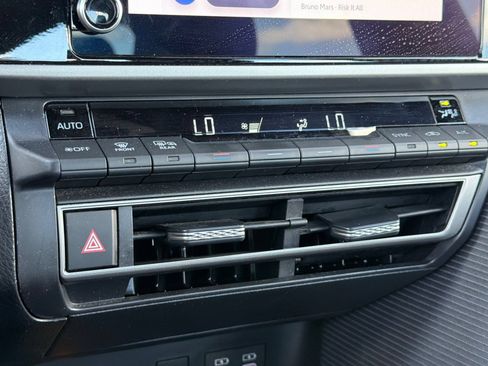 Used 2025 Toyota Camry SE FWD image 24