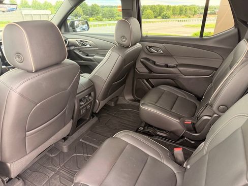 Used 2023 Chevrolet Traverse Premier w/ Redline Edition AWD/4WD image 34