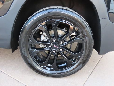 Used 2022 GMC Terrain SLT w/ Tech Package image 46