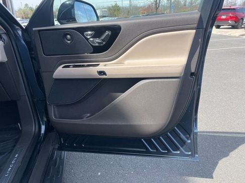 Used 2023 Lincoln Aviator Reserve w/ Elements Package Plus image 23