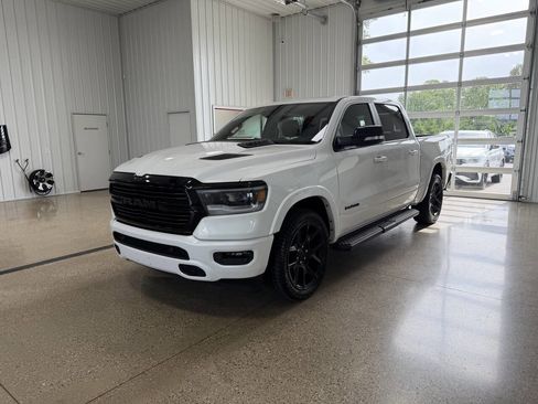 Used 2022 RAM 1500 Laramie AWD/4WD image 2
