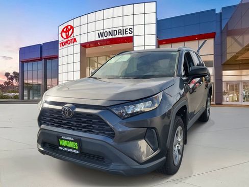 Used 2021 Toyota RAV4 LE image 2