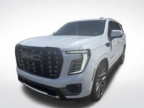 Used 2026 GMC Yukon Denali Ultimate w/ LPO, Illumination Package AWD/4WD image 3