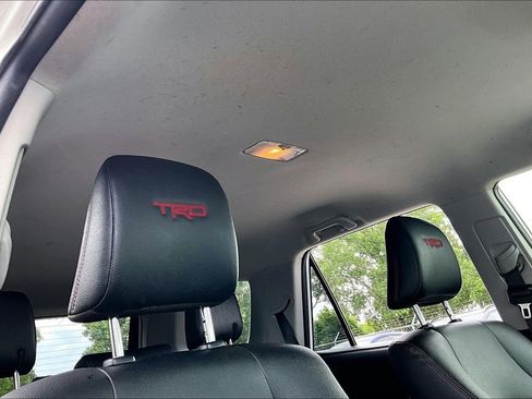 Used 2020 Toyota 4Runner TRD Off-Road Premium AWD/4WD image 22