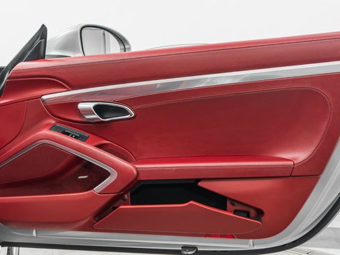Used 2018 Porsche 718 Boxster S RWD image 42