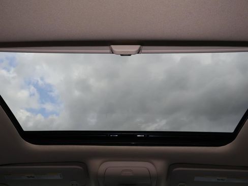 Used 2020 GMC Acadia Denali w/ Technology Package image 11