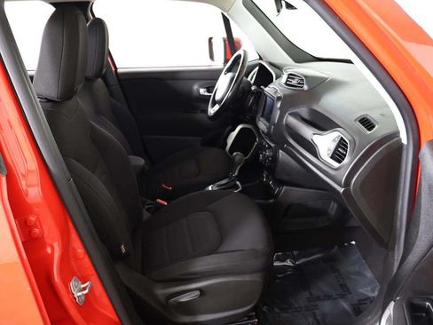 Used 2019 Jeep Renegade Latitude w/ Cold Weather Group AWD/4WD image 29