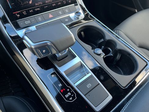 Used 2025 Audi Q7 3.0T Premium Plus image 18
