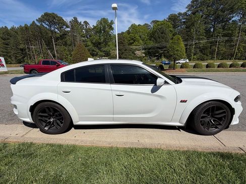 Used 2022 Dodge Charger Scat Pack RWD image 13