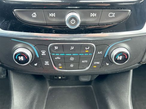 Used 2018 Chevrolet Traverse LT w/ LPO, Floor Liner Package image 28