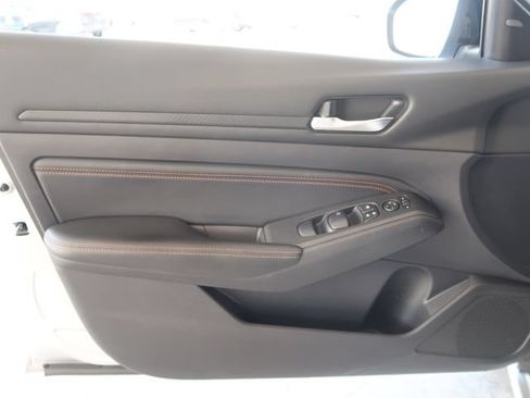 Used 2020 Nissan Altima 2.5 SR FWD image 18
