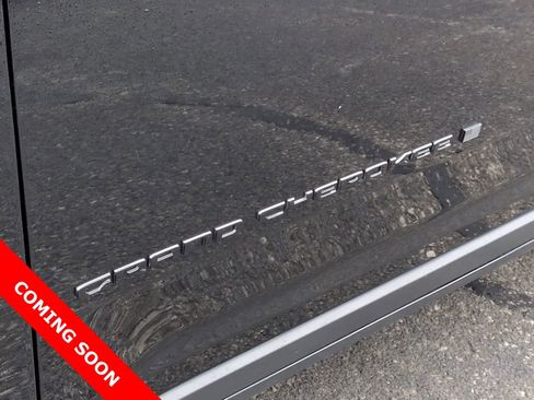 Certified 2024 Jeep Grand Cherokee L Laredo image 12