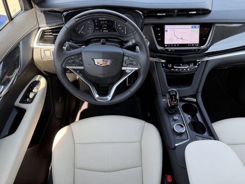 Certified 2024 Cadillac XT6 Sport w/ LPO, ONYX Package image 14