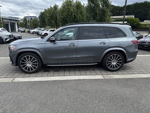 Used 2024 Mercedes-Benz GLS 580 4MATIC image 8