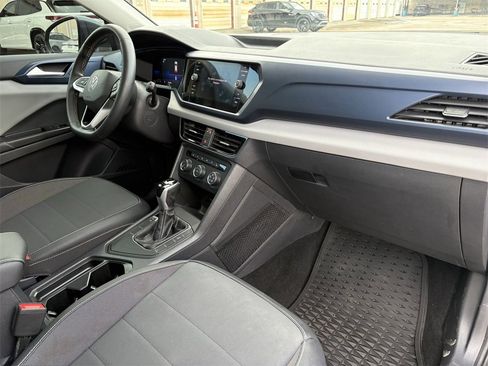 Used 2023 Volkswagen Atlas Cross Sport SE image 25