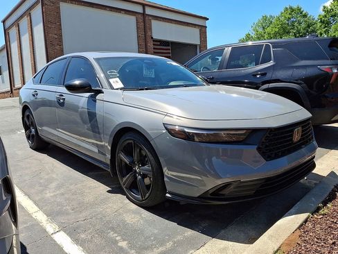 Used 2023 Honda Accord Sport image 2