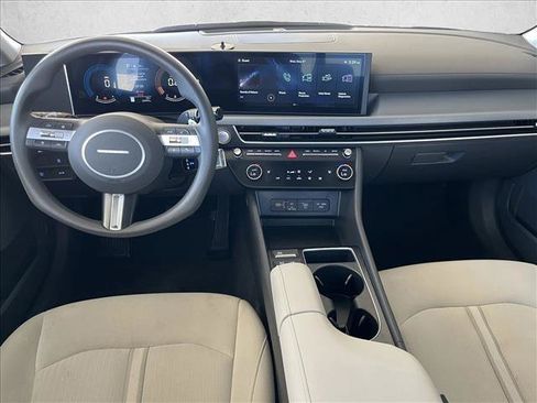 Used 2025 Hyundai Sonata SEL FWD image 11