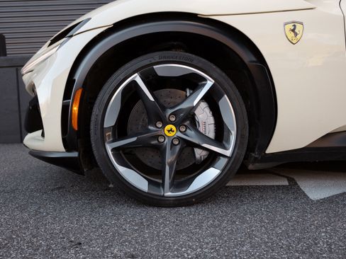 Used 2025 Ferrari Purosangue image 9