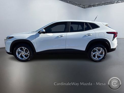 Used 2024 Chevrolet Trax LS w/ LS Convenience Package image 7