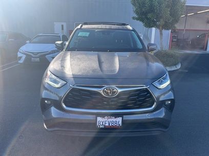 Used 2021 Toyota Highlander Limited