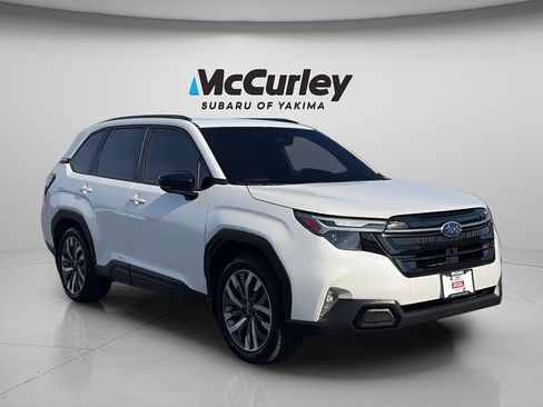 Used 2025 Subaru Forester Touring AWD/4WD image 7