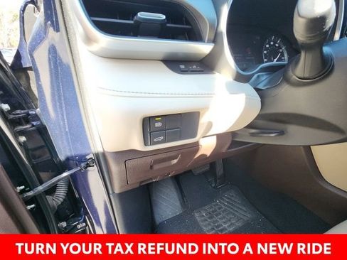 Used 2021 Toyota Highlander XLE image 24