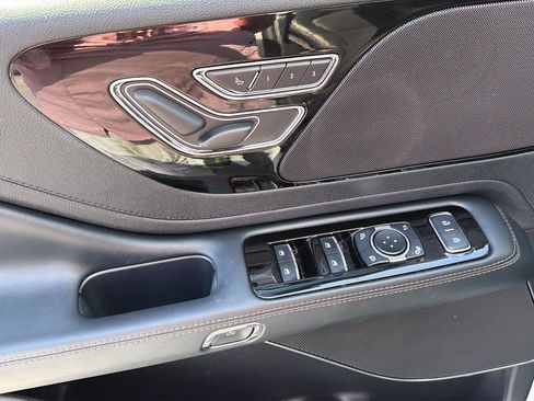 Used 2026 Lincoln Aviator AWD image 36