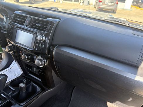 Used 2015 Toyota 4Runner Trail Premium AWD/4WD image 41