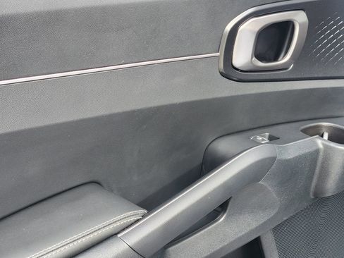 Used 2022 Kia Sorento LX image 14