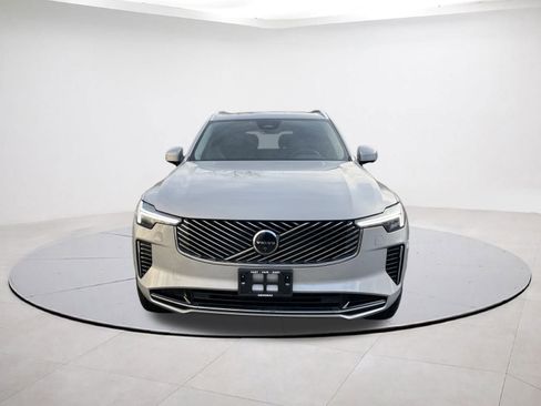 Used 2025 Volvo XC90 B6 Plus image 2