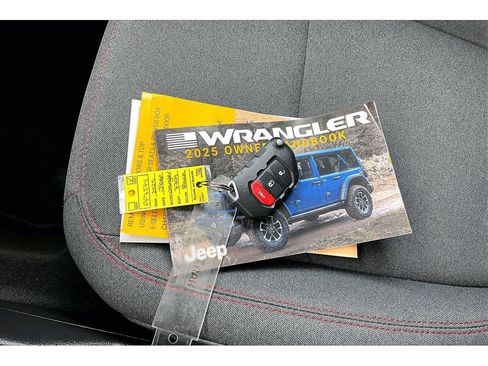 Used 2025 Jeep Wrangler Unlimited Rubicon AWD/4WD image 57