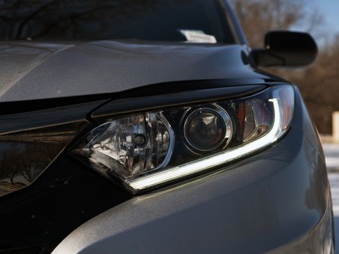 Used 2022 Honda HR-V Sport image 11