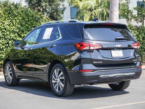 Used 2023 Chevrolet Equinox Premier FWD image 4