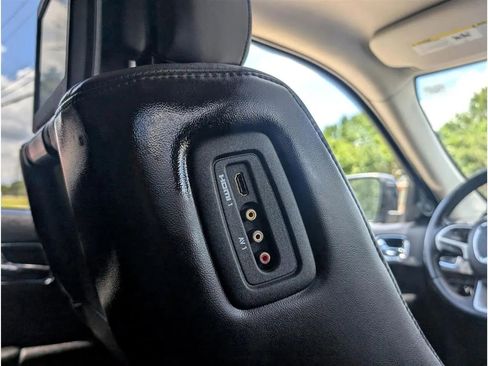 Used 2015 Dodge Durango Limited w/ Premium Group image 40