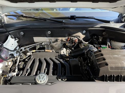 Used 2019 Volkswagen Atlas SE w/ Panoramic Sunroof Package image 42