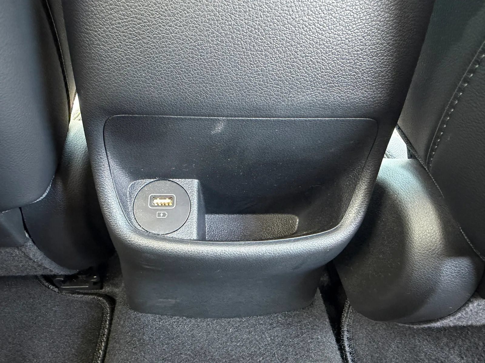 Used 2023 Hyundai Kona Limited FWD image 28
