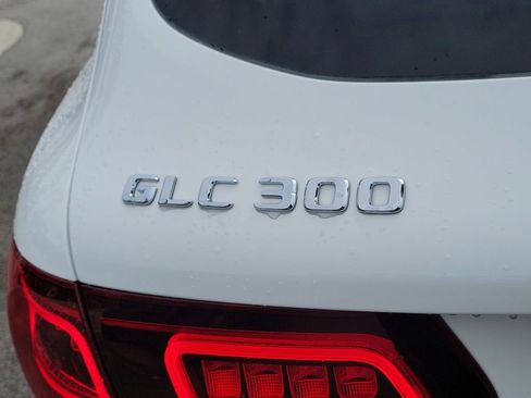 Used 2022 Mercedes-Benz GLC 300 4MATIC w/ Premium Package Lite image 7