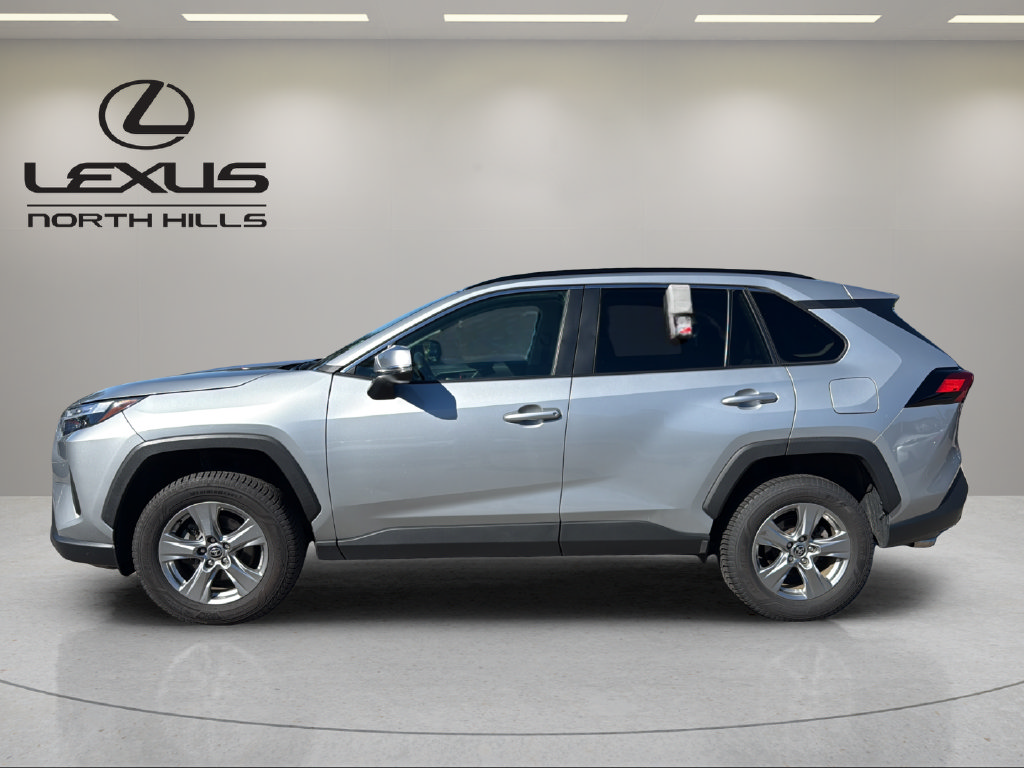 Used 2024 Toyota RAV4 XLE w/ Convenience Package AWD/4WD image 9