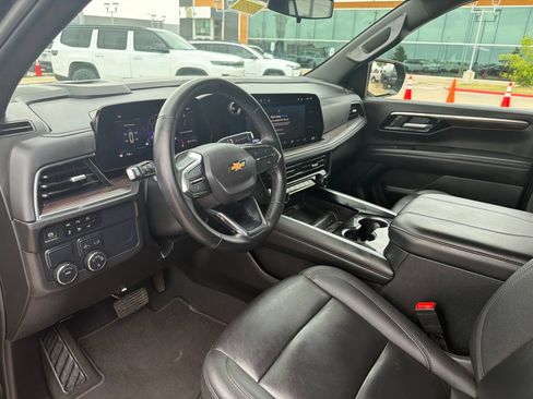 Used 2025 Chevrolet Tahoe LT RWD image 10