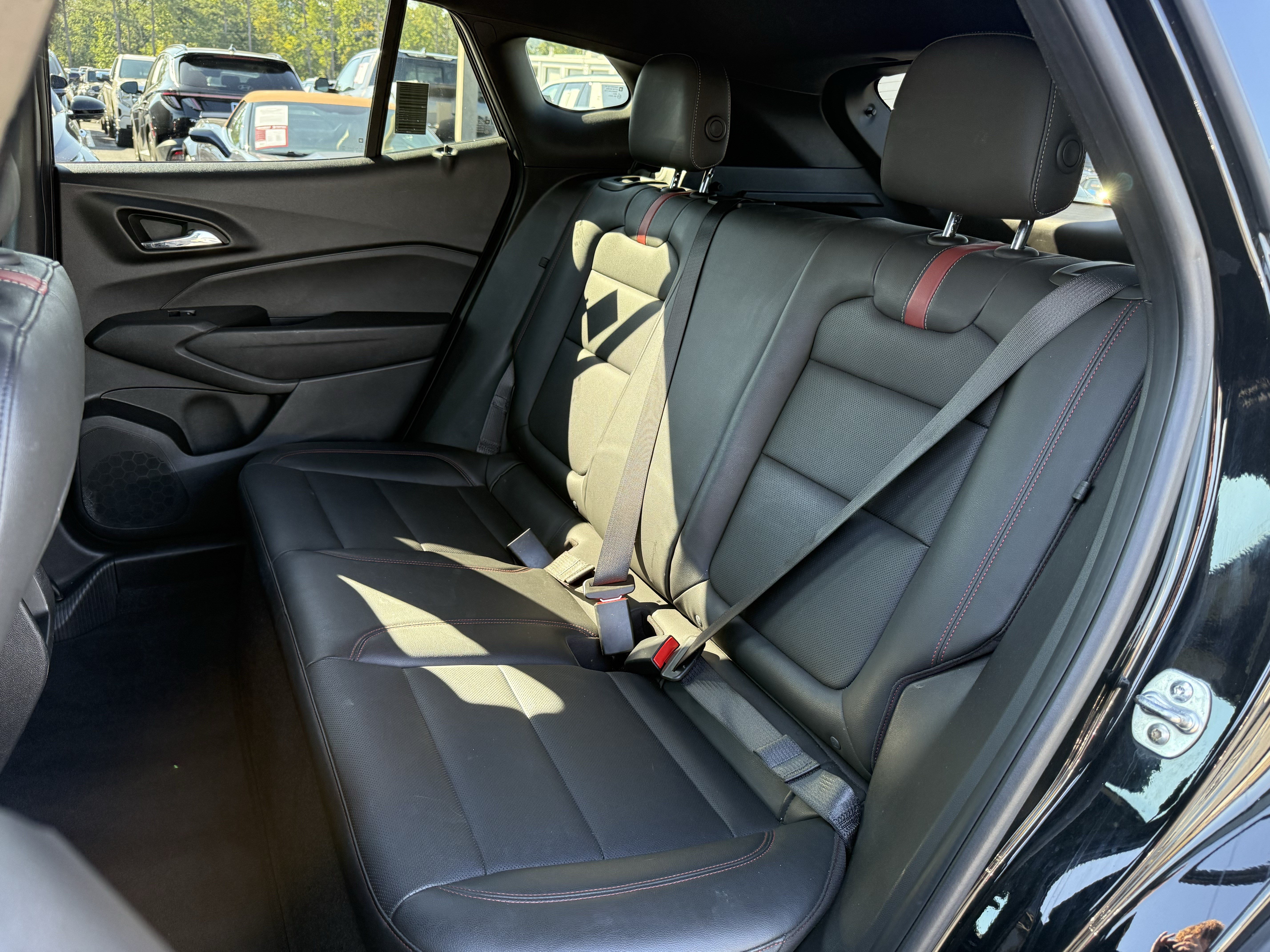 Used 2024 Chevrolet Trax RS FWD image 32