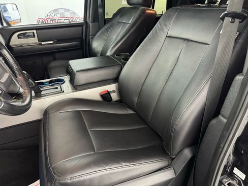 Used 2017 Ford Expedition XLT w/ Equipment Group 202A image 32