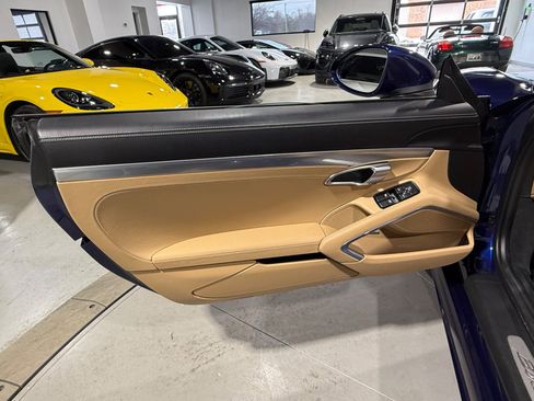 Used 2022 Porsche 718 Boxster image 32
