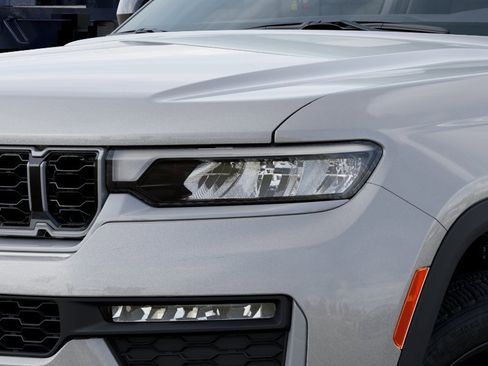New 2026 Jeep Grand Cherokee L Limited w/ Limited Altitude Package AWD/4WD image 26