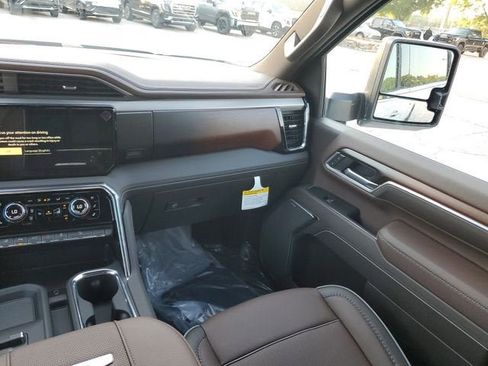 New 2026 GMC Sierra 2500 Denali w/ Denali Reserve Package image 16