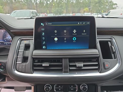 Used 2023 Chevrolet Suburban Premier image 26