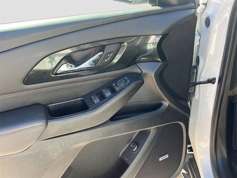 Used 2022 Chevrolet Traverse RS image 18