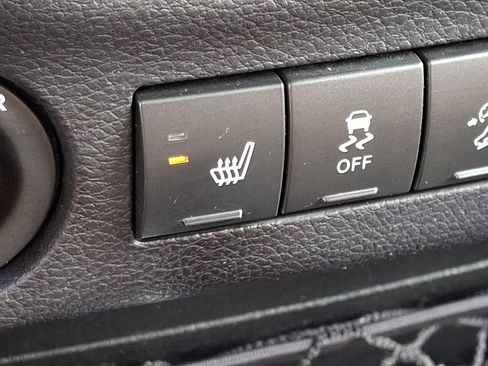 Used 2016 Jeep Wrangler Unlimited Sahara AWD/4WD image 22