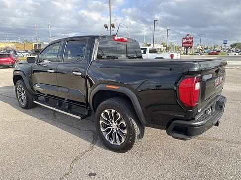 Used 2025 GMC Canyon Denali AWD/4WD image 9