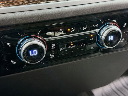 New 2026 GMC Sierra 1500 SLE image 16