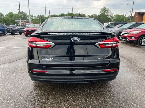 Used 2019 Ford Fusion Energi Titanium FWD image 5